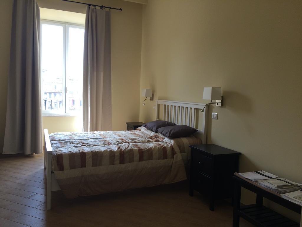 Serventi Longhi Gasthuis 2*