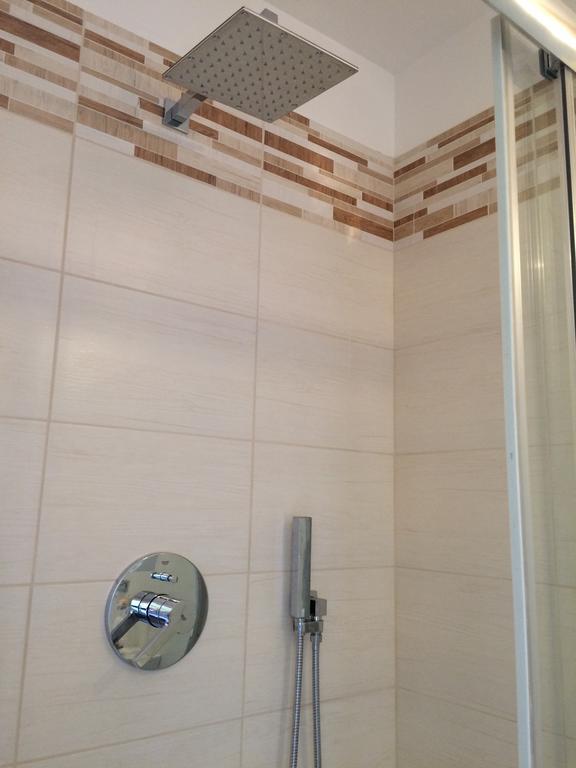 Serventi Longhi Gasthuis 2*