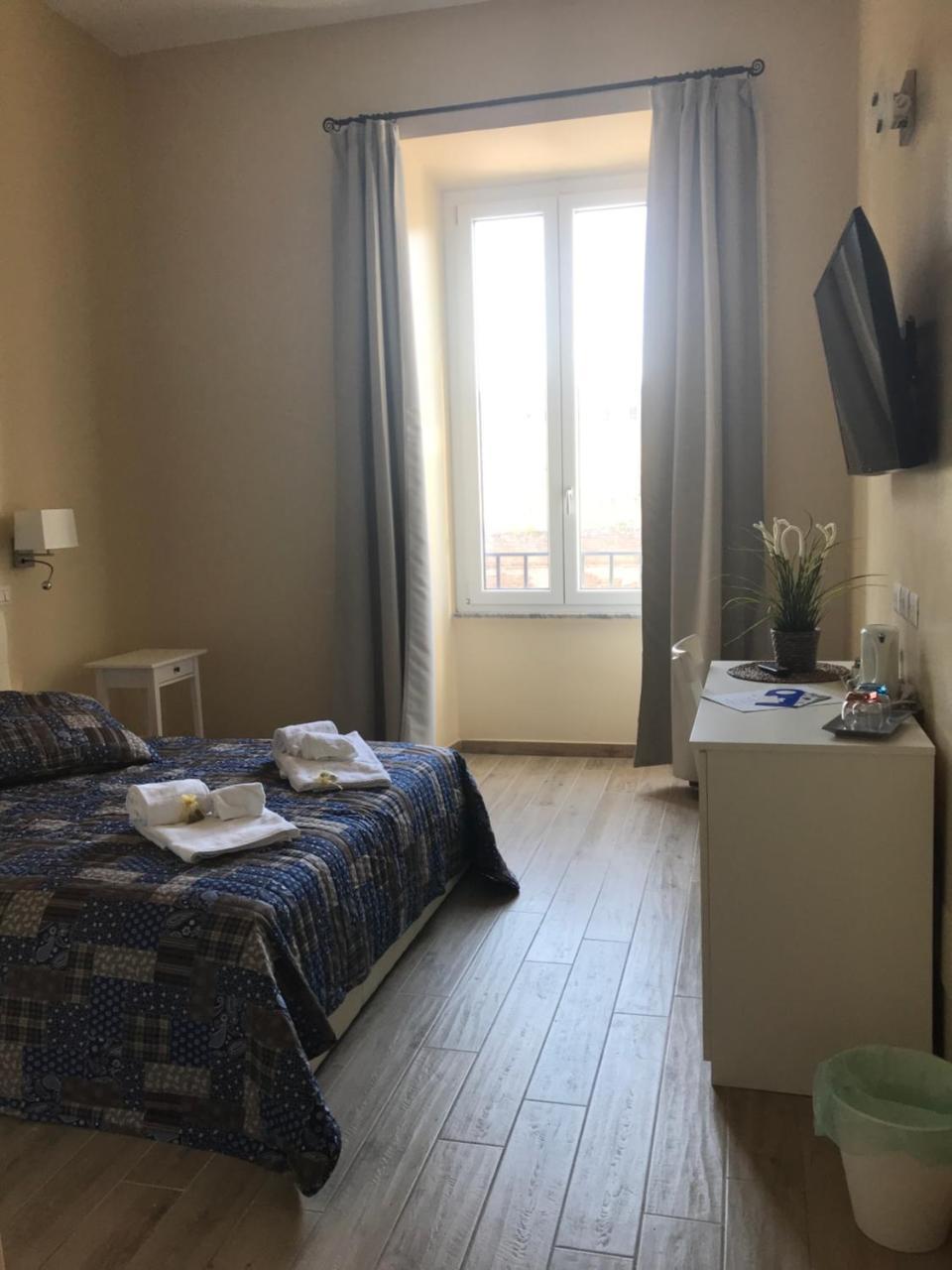 Serventi Longhi Gasthuis 2*
